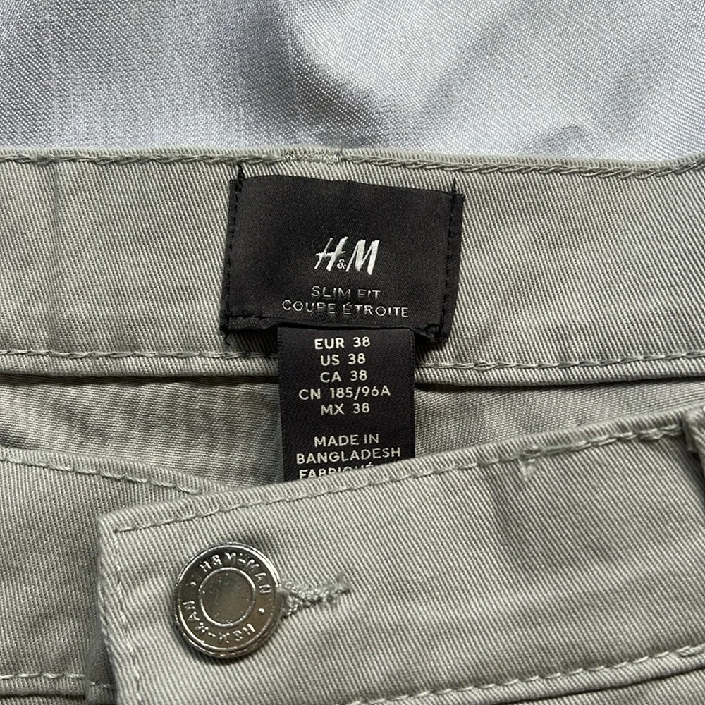 H&M NEW Men’s Shorts | Slim Fit Knee Length | Size 38 - Picture 4 of 5